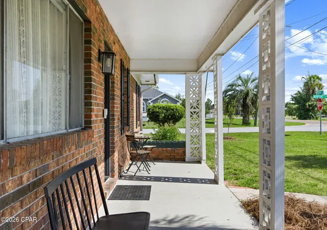 Photo 3 of Single family home for sale at 2805 Airport Rd, Panama City, FL 32405 | MLS# 794903 | Listing updated on 2026-09-14