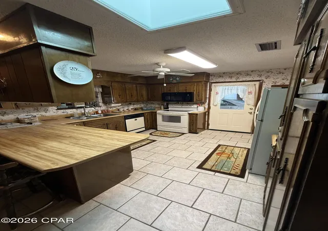 Photo 4 of Sale Pending at 4514 Crestbrook Dr, Panama City, FL 32404 | MLS# 794939 | Listing updated on 2026-09-02