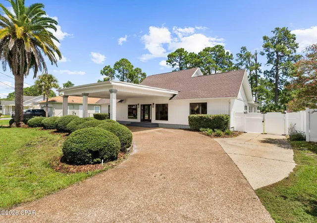 Photo 2 of Single family home for sale at 324 Fairway Blvd, Panama City Beach, FL 32407 | MLS# 794954 | Listing updated on 2026-09-21