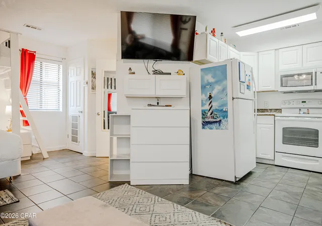 Photo 2 of Condo for sale at 4114 Holiday Dr #18, Panama City, FL 32408 | MLS# 795039 | Listing updated on 2026-09-09