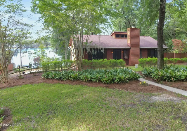 Photo 1 of Single family home for sale at 2924 Paradise Lakes Rd, Chipley, FL 32428 | MLS# 795060 | Listing updated on 2026-09-09