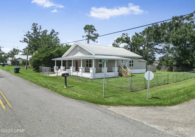 Photo 1 of Single family home for sale at 20560 Nw Folsom Ave, Blountstown, FL 32424 | MLS# 795081 | Listing updated on 2026-09-06