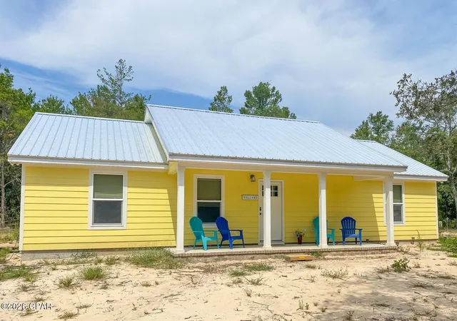 Single family home for sale at 3902 Union Hl Rd, Caryville, FL 32427 | MLS# 795196
