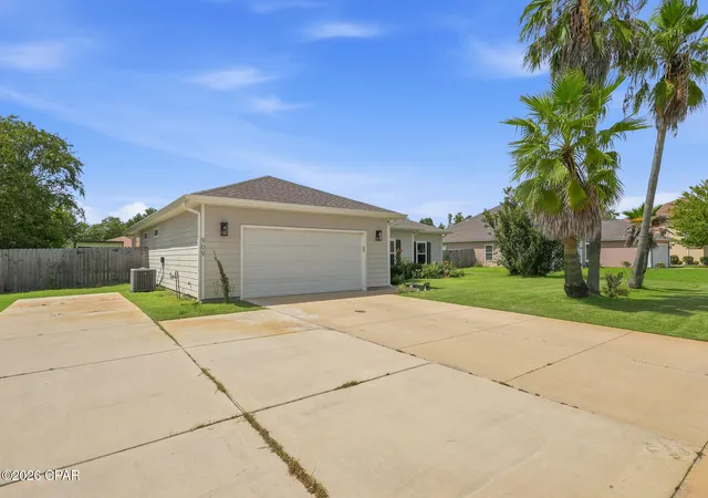 Photo 3 of Single family home for sale at 909 Mallory Dr, Panama City, FL 32405 | MLS# 795211 | Listing updated on 2026-09-10