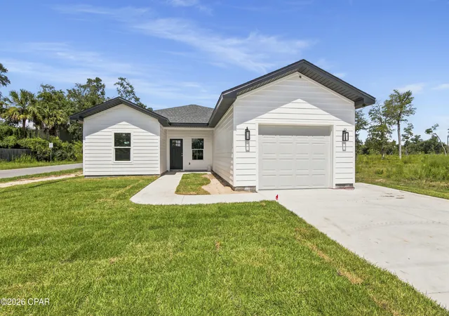 Single family home for sale at 4911 Oak Ave, Youngstown, FL 32466 | MLS# 795264