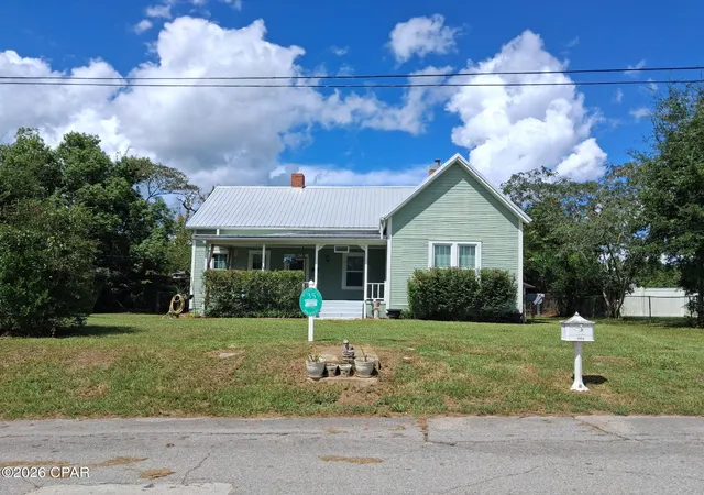 Photo 2 of Single family home for sale at 4404 Putnam St, Marianna, FL 32446 | MLS# 795347 | Listing updated on 2026-09-13