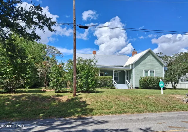 Photo 3 of Single family home for sale at 4404 Putnam St, Marianna, FL 32446 | MLS# 795347 | Listing updated on 2026-09-13
