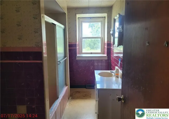 Photo 4 of Sale Pending at 3489 W Walker Rd, Walnutport, PA 18088 | MLS# 767624 | Listing updated on 2026-09-10