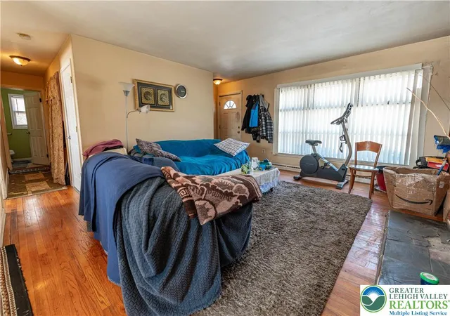 Photo 3 of Single family home for sale at 2127 W Main St, Stroudsburg, PA 18360 | MLS# 772448 | Listing updated on 2026-09-14