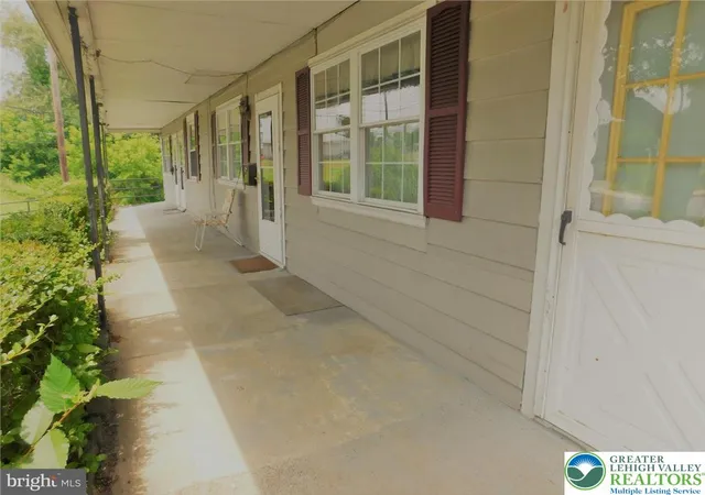 Photo 2 of Single family home for sale at 365 W Patterson St, Lansford, PA 18232 | MLS# 773141 | Listing updated on 2026-09-02