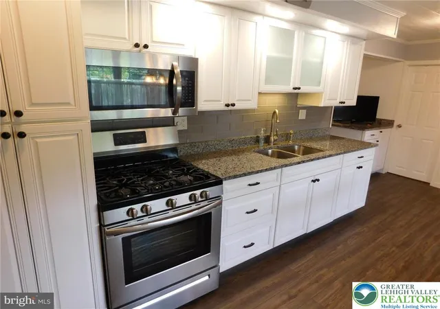 Photo 3 of Single family home for sale at 365 W Patterson St, Lansford, PA 18232 | MLS# 773141 | Listing updated on 2026-09-02