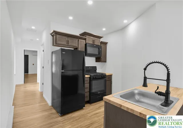 Listing Photo 5 - Condo for sale in building located at 505 Northampton St, Easton, PA 18042