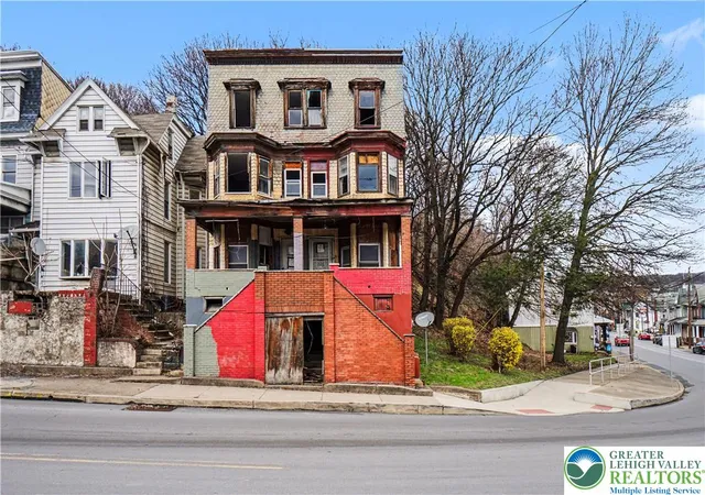 Photo 8 of Multi family home for sale at 807 N 6th Street, Shamokin, PA 17872 | MLS# 775853 | Listing updated on 2026-08-30