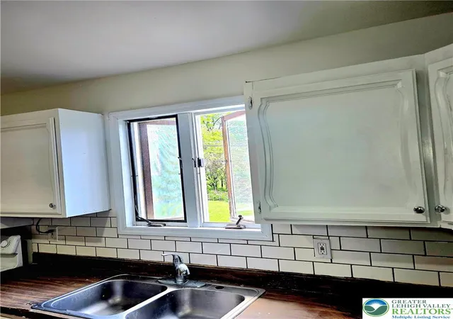 Photo 4 of Sale Pending at 784 S 8th Street, Allentown, PA 18103 | MLS# 776162 | Listing updated on 2026-09-07
