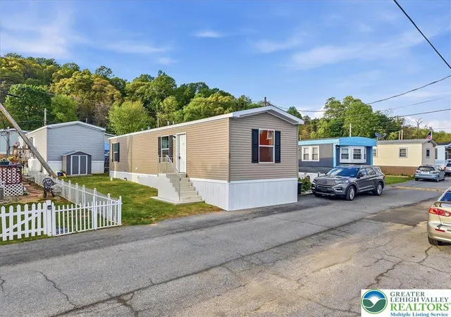 Photo 2 of Manufactured home for sale at 1414 Susquehanna St #LOT 30, Allentown, PA 18103 | MLS# 776855 | Listing updated on 2026-09-11