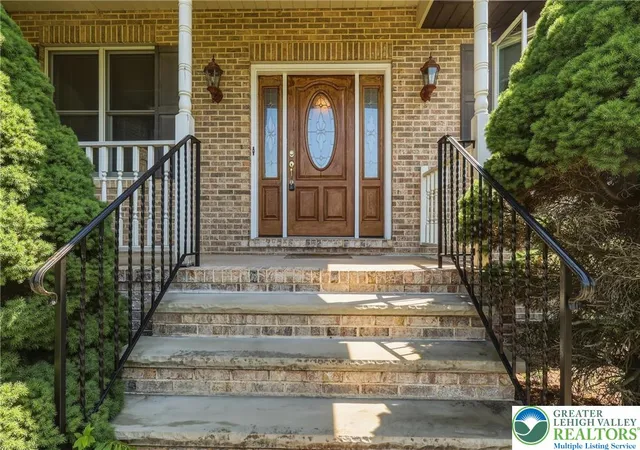 Photo 3 of Sale Pending at 5217 Cider Press Rd, Schnecksville, PA 18078 | MLS# 777111 | Listing updated on 2026-08-31