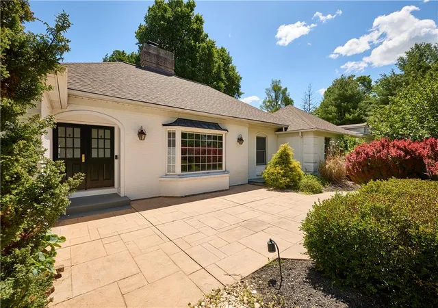 Photo 3 of Single family home for sale at 1989 W Point Dr, Bethlehem, PA 18015 | MLS# 776816 | Listing updated on 2026-09-04