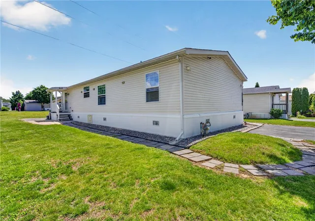 Photo 3 of Manufactured home for sale at 3331 Marworth Ct, Macungie, PA 18062 | MLS# 778150 | Listing updated on 2026-09-16