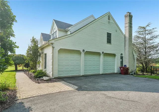 Photo 4 of Sale Pending at 860 Newlins Rd, Easton, PA 18040 | MLS# 778449 | Listing updated on 2026-09-21