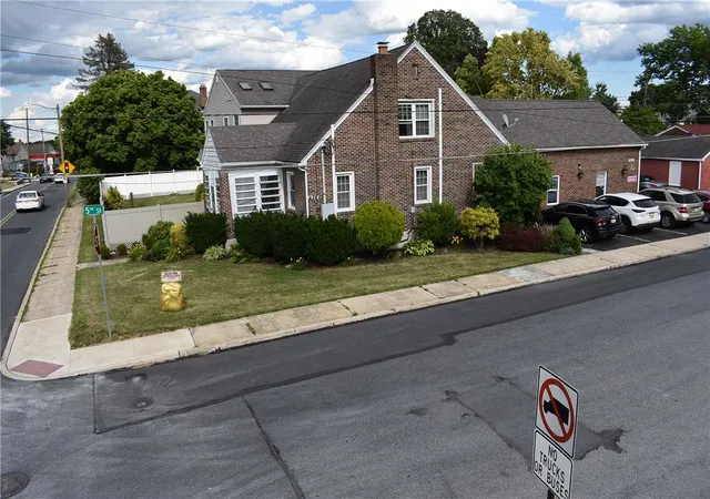 Photo 3 of Multi family home for sale at 424 Grape St, Whitehall, PA 18052 | MLS# 779019 | Listing updated on 2026-09-18