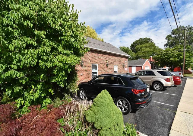 Photo 3 of House for sale at 424 Grape St, Whitehall, PA 18052 | MLS# 779019 | Listing updated on 2026-09-18