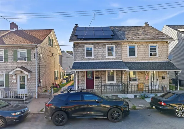 Photo 2 of Single family home for sale at 226 Church St, Catasauqua, PA 18032 | MLS# 775874 | Listing updated on 2026-09-14