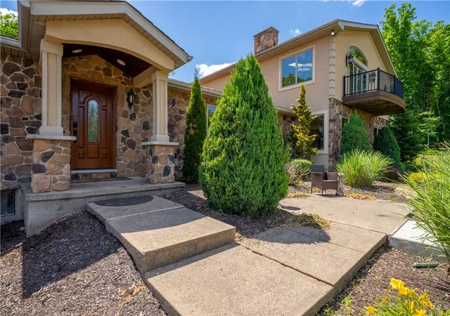 Photo 3 of Single family home for sale at 374 Packer Dr, Weatherly, PA 18255 | MLS# 779306 | Listing updated on 2026-09-26