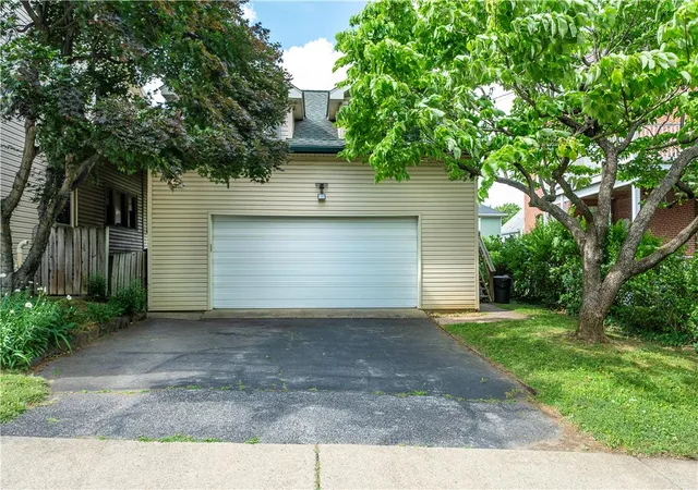 Photo 3 of Sale Pending at 321 E Market St, Bethlehem, PA 18018 | MLS# 779428 | Listing updated on 2026-09-21