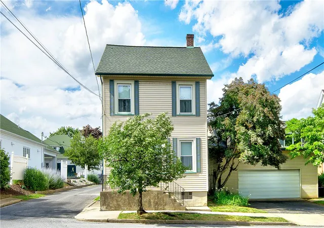 Photo 4 of Sale Pending at 321 E Market St, Bethlehem, PA 18018 | MLS# 779428 | Listing updated on 2026-09-21
