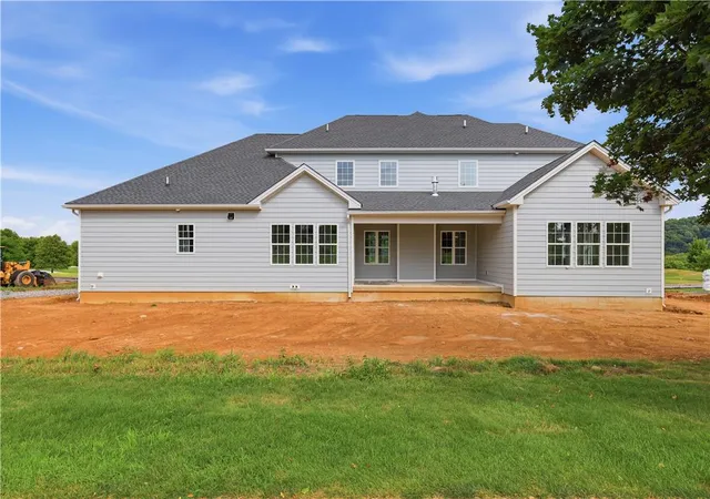Photo 2 of Single family home for sale at 1016 Fairway Dr #43, Easton, PA 18040 | MLS# 779707 | Listing updated on 2026-09-03