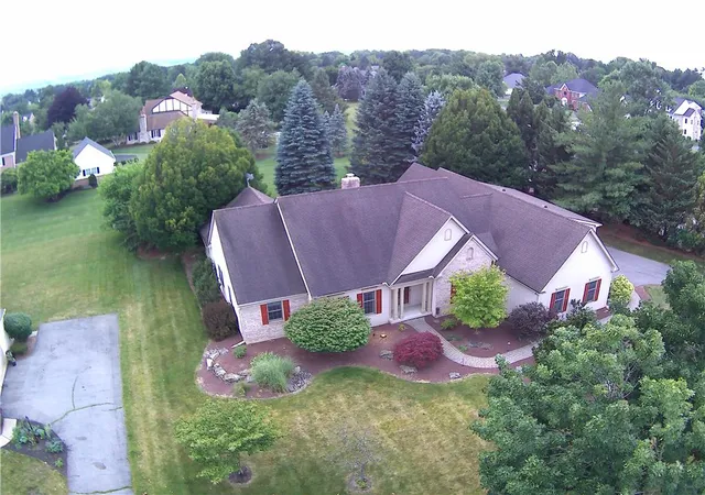 Photo 2 of Single family home for sale at 1005 Buckingham Dr, Allentown, PA 18103 | MLS# 779783 | Listing updated on 2026-09-27