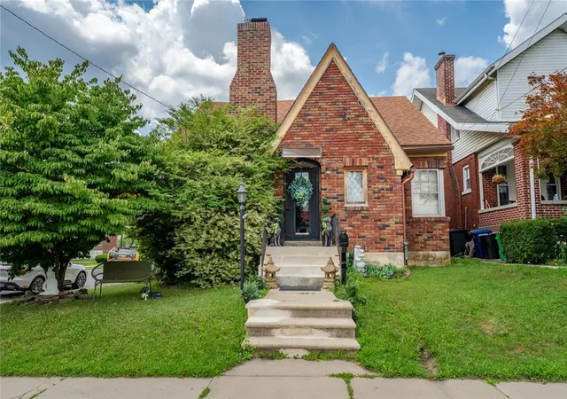 Photo 1 of Sale Pending at 802 N Plymouth St, Allentown, PA 18109 | MLS# 780579 | Listing updated on 2026-08-31