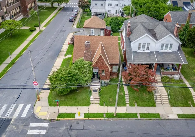 Photo 2 of Sale Pending at 802 N Plymouth St, Allentown, PA 18109 | MLS# 780579 | Listing updated on 2026-08-31