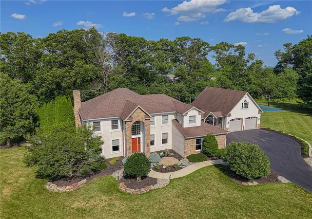 Photo 2 of Sale Pending at 6301 Oakwood Cir, Coopersburg, PA 18036 | MLS# 780720 | Listing updated on 2026-09-10