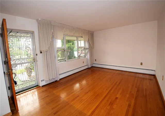 Photo 4 of Single family home for sale at 936 4th Street, Whitehall, PA 18052 | MLS# 780906 | Listing updated on 2026-09-23