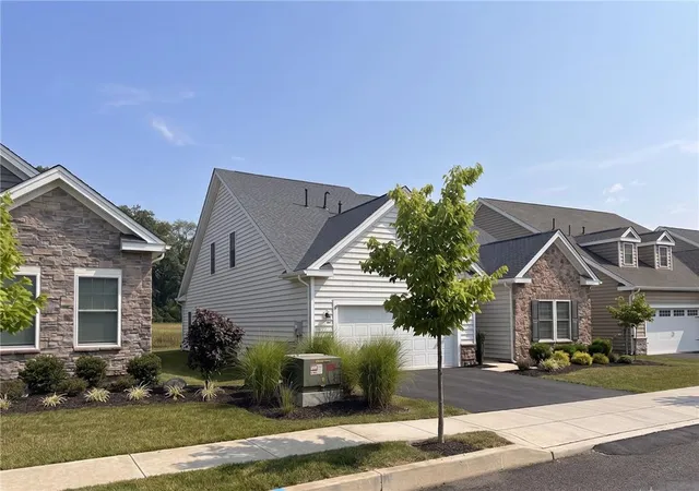 Photo 3 of Single family home for sale at 3760 Founders Xing, Easton, PA 18045 | MLS# 780978 | Listing updated on 2026-08-30
