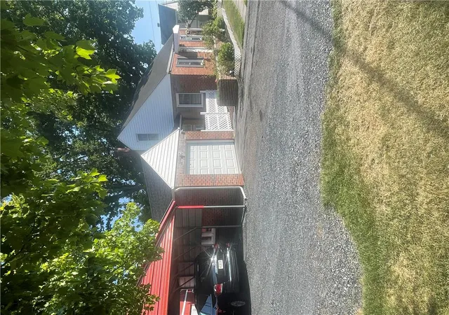 Photo 3 of Single family home for sale at 803 Arch St, Catasauqua, PA 18032 | MLS# 780963 | Listing updated on 2026-09-13