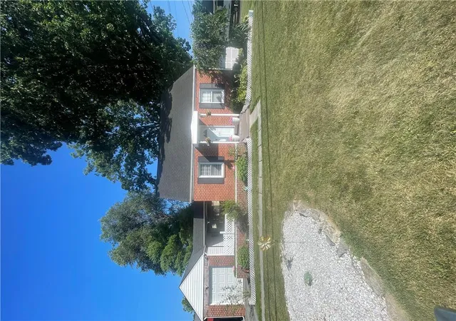 Photo 3 of Single family home for sale at 803 Arch St, Catasauqua, PA 18032 | MLS# 780963 | Listing updated on 2026-09-13