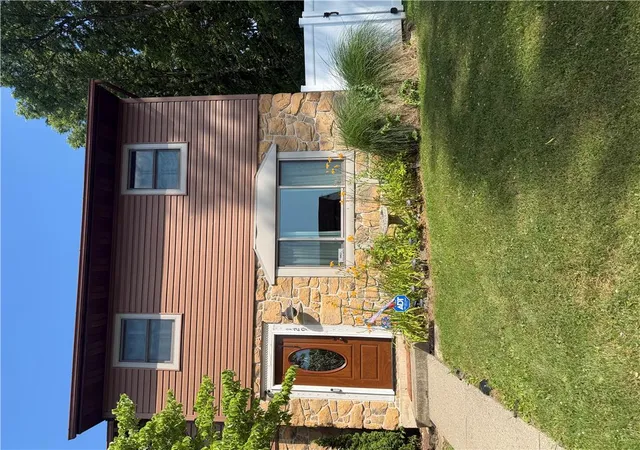 Townhouse for sale at 129 Johnson Ct, Whitehall Twp, PA 18052 | MLS# 781302