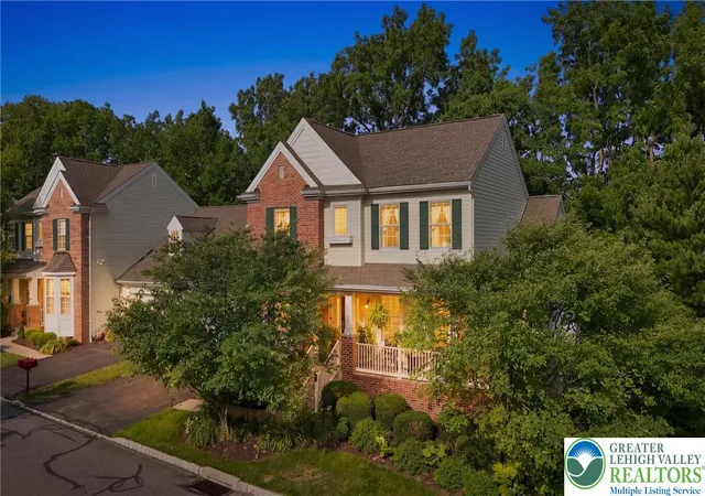 Photo 3 of Single family home for sale at 2445 Napa Dr, Easton, PA 18040 | MLS# 781306 | Listing updated on 2026-10-07