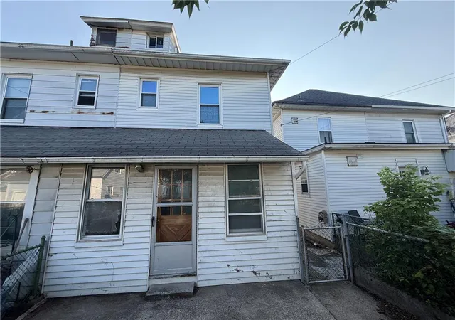 Photo 3 of Sale Pending at 1627 Riegel St, Hellertown, PA 18055 | MLS# 781365 | Listing updated on 2026-09-22