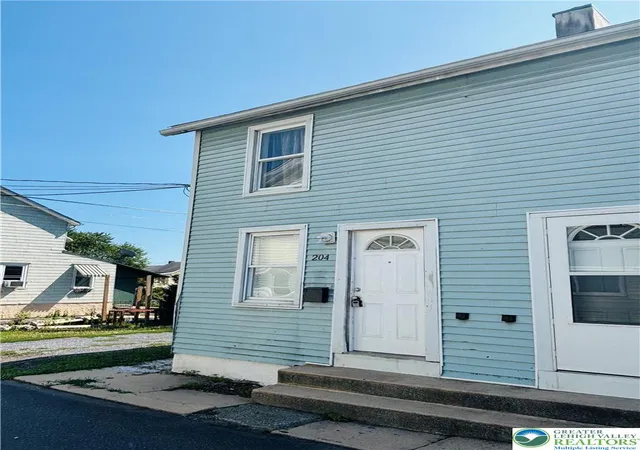 Photo 1 of Sale Pending at 204 Limestone St, Catasauqua, PA 18032 | MLS# 781058 | Listing updated on 2026-10-02