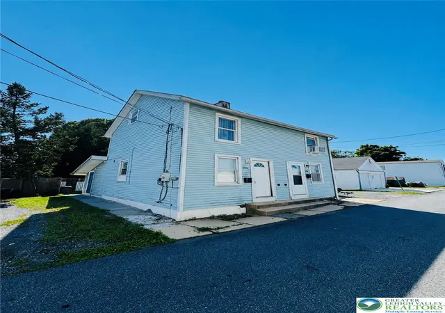 Photo 2 of Sale Pending at 204 Limestone St, Catasauqua, PA 18032 | MLS# 781058 | Listing updated on 2026-10-02