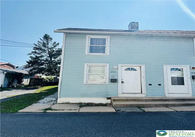 Photo 3 of Sale Pending at 204 Limestone St, Catasauqua, PA 18032 | MLS# 781058 | Listing updated on 2026-10-02