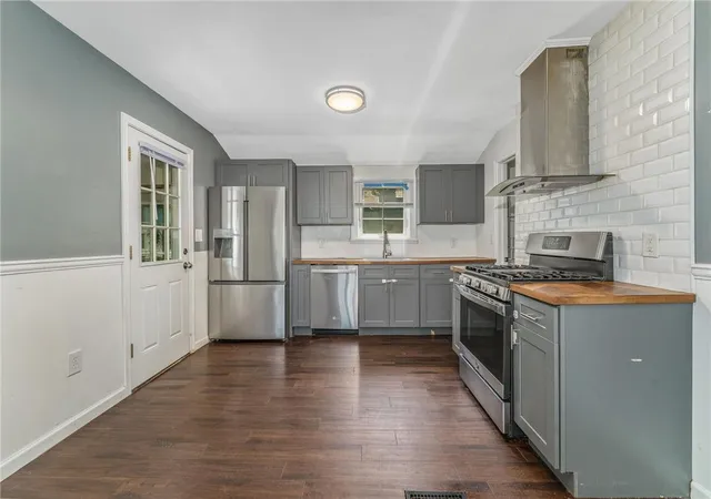 Photo 4 of Sale Pending at 1331 Ridge Trl, Easton, PA 18040 | MLS# 781334 | Listing updated on 2026-09-13