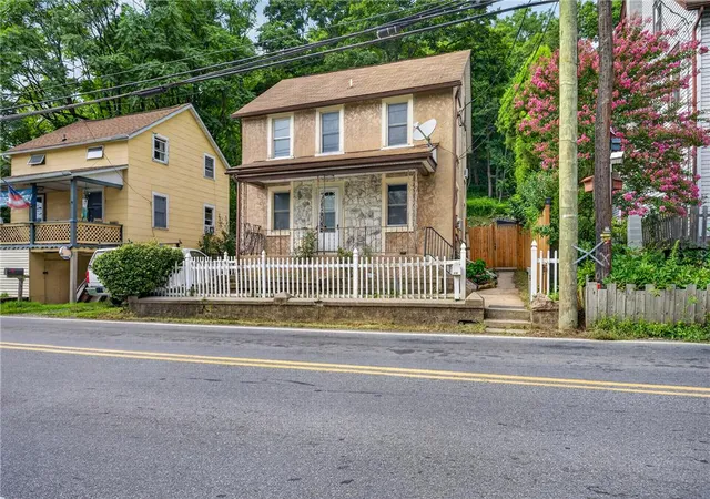 Photo 3 of Sale Pending at 1291 Seidersville Rd, Bethlehem, PA 18015 | MLS# 781757 | Listing updated on 2026-09-21