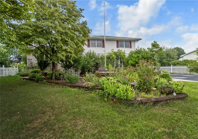 Photo 4 of Sale Pending at 4279 Hilltop Pl, Bethlehem, PA 18020 | MLS# 781657 | Listing updated on 2026-09-01