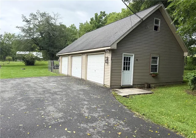 Photo 3 of Single family home for sale at 740 Engler Rd, Nazareth, PA 18064 | MLS# 781472 | Listing updated on 2026-08-31
