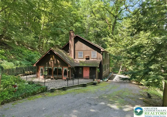 Photo 1 of Single family home for sale at 3612 River Rd, Mount Bethel, PA 18343 | MLS# 781894 | Listing updated on 2026-09-14