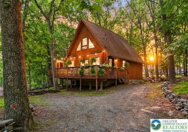 Photo 1 of Single family home for sale at 5218 E Woodbridge Dr, Bushkill, PA 18324 | MLS# 781457 | Listing updated on 2026-08-30